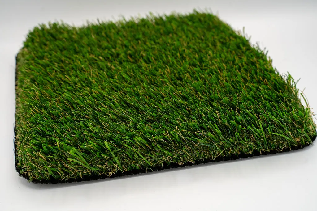 Superior Natural 80 artificial turf close-up